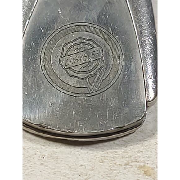 Chrysler Metal Keychain Heavy Logo Silver Tone Scratches Flaw - Picture 4 of 8